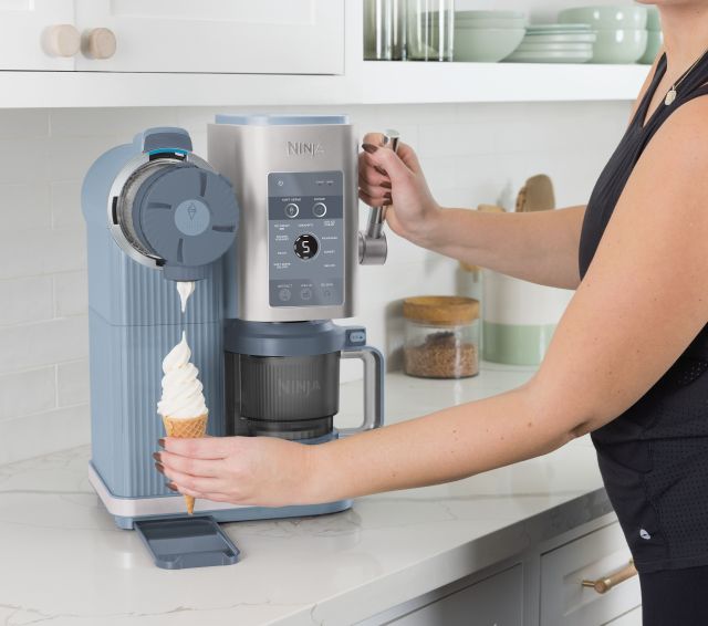 Ninja CREAMI Swirl Eismaschine NC702CH
